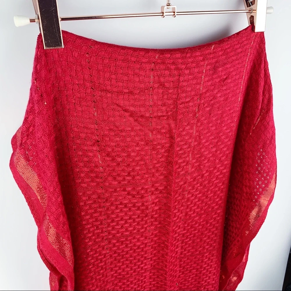 Red‎ Weaved Knit Shimmer Scarf